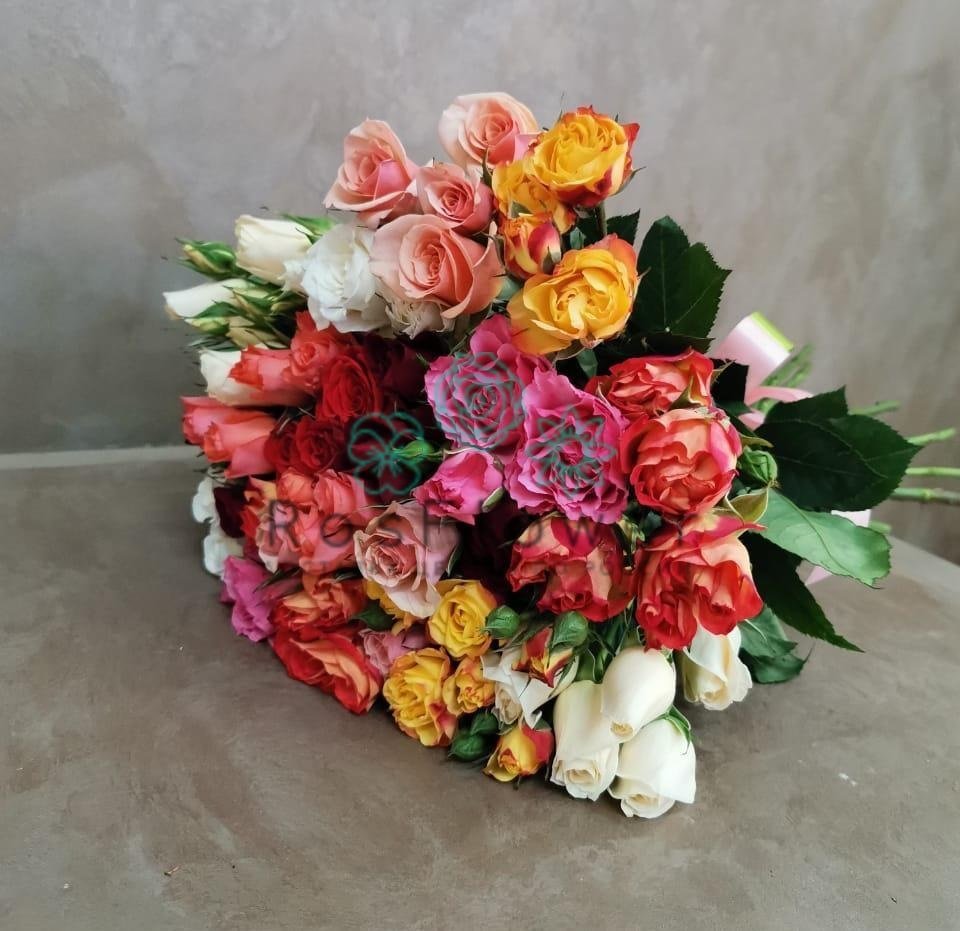 Букет пестрое настроение в Петушках Букет цветов из: Розы в Петушках