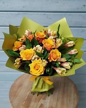 Букет созвездие в Петушках Букет цветов из:  Альстромерии и Розы в Петушках