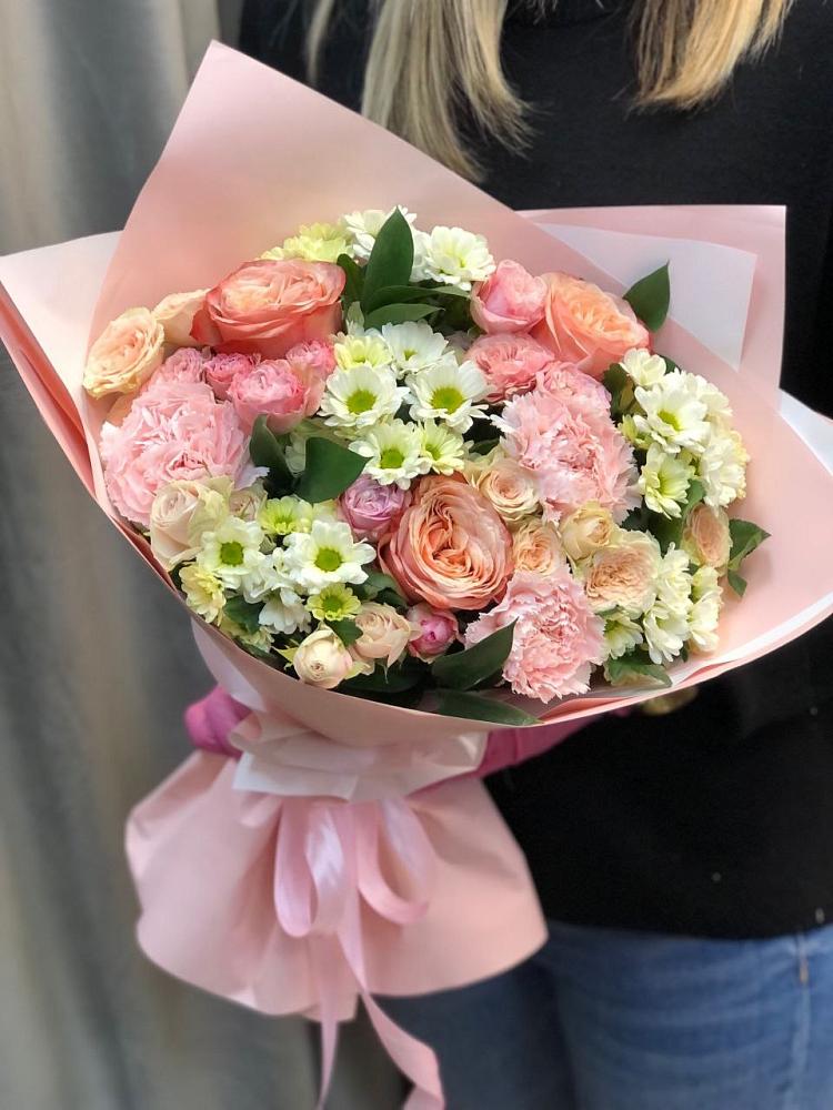 Букет нежные объятья в Петушках Букет цветов из: Гвоздики, Розы и Хризантемы в Петушках