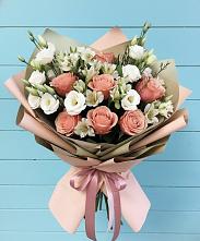 Букет олимп в Петушках Букет цветов из:  Розы, Альстромерии и Лизиантусы в Петушках