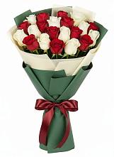 Микс из красных и белых роз в Петушках Букет Микс из красных и белых роз в Петушках