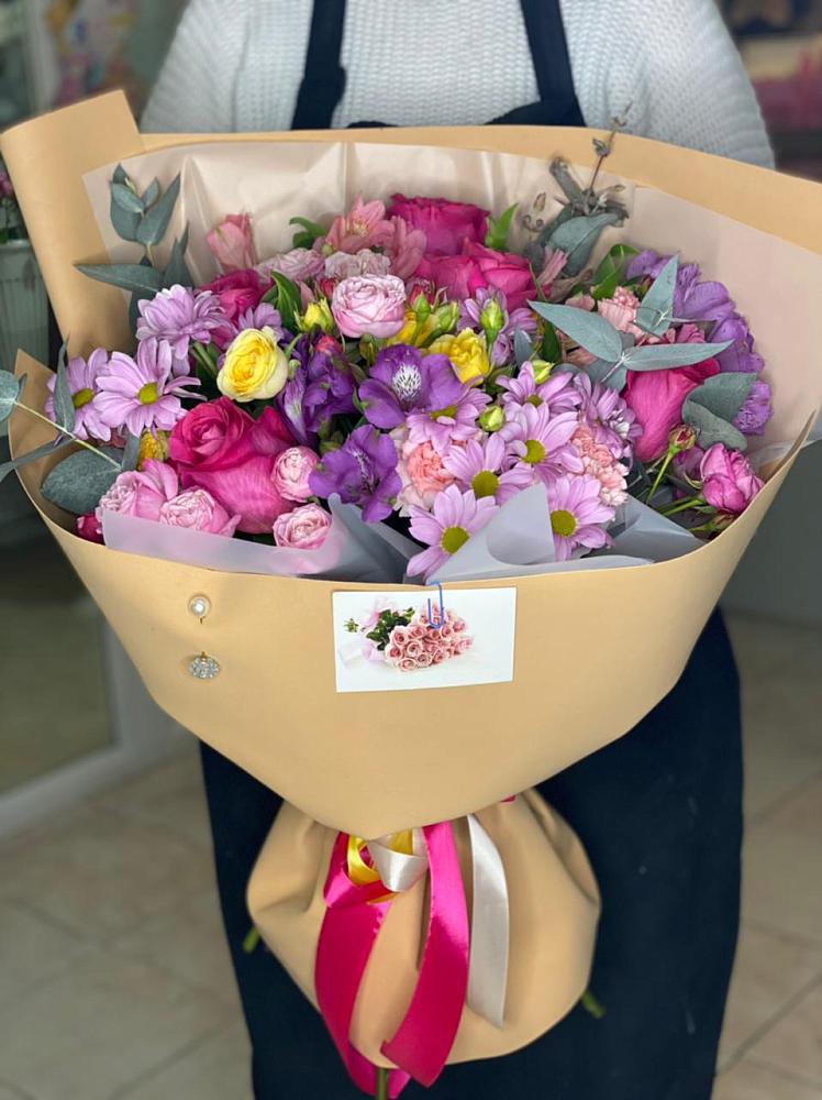 Букет вдохновленный любовью в Петушках Букет цветов из: Хризантемы, Гвоздики и Альстромерии в Петушках