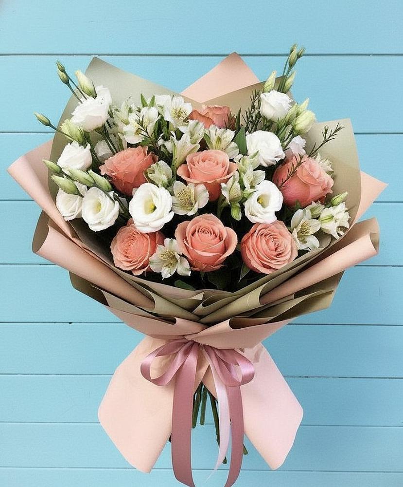 Букет олимп в Петушках Букет цветов из: Розы, Альстромерии и Лизиантусы в Петушках
