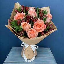 Букет Сплетённые любовью в Петушках Букет цветов из:  Розы и Альстромерии в Петушках