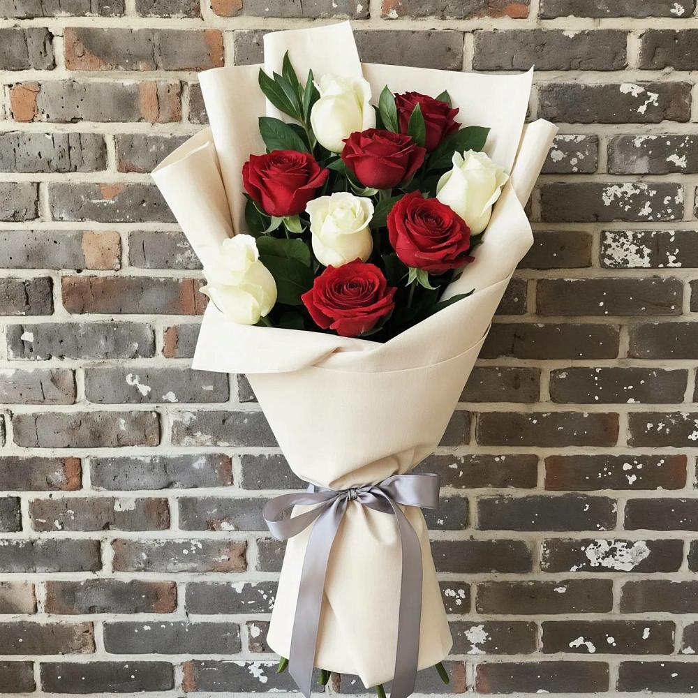 Букет красно-белые розы в Петушках Букет цветов из: Розы в Петушках