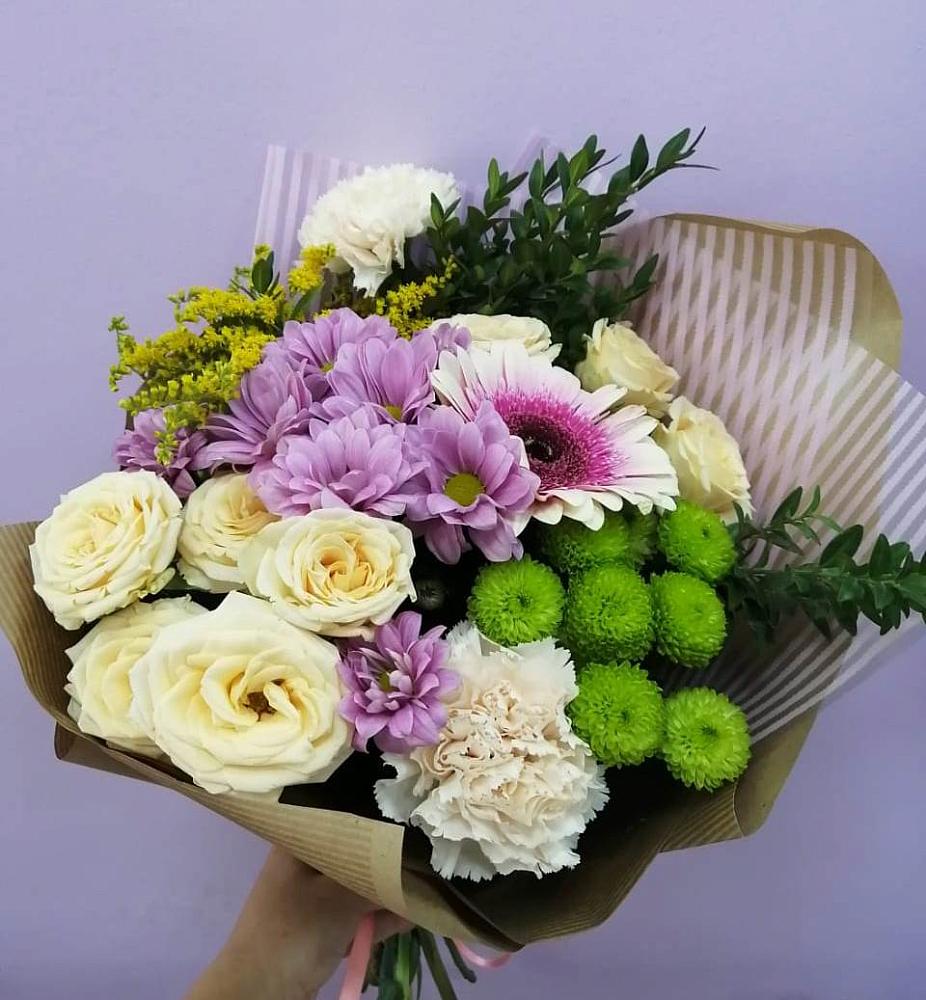 Букет магия в Петушках Букет цветов из: Хризантемы, Розы, Гвоздики и Герберы в Петушках