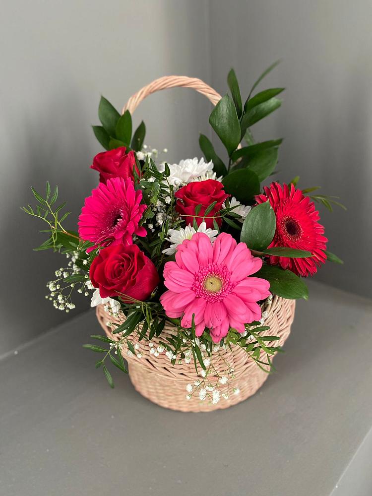 Цветочная композиция из Розы, Хризантемы и Герберы в корзине в Петушках