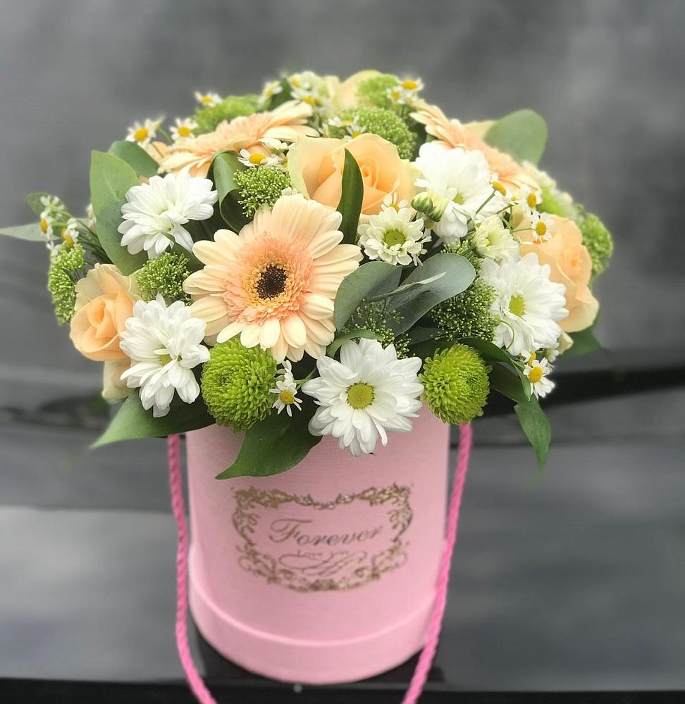 Композиция маленькая прелесть в Петушках Цветочная композиция из Розы, Герберы и Хризантемы в шляпной коробке в Петушках