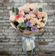 Букет Феерия в Петушках Букет цветов из:  Розы, Лизиантусы и Гвоздики в Петушках