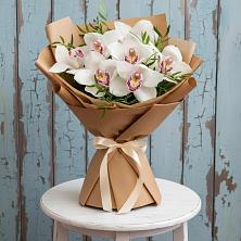 Букет Белые орхидеи в Петушках Букет цветов из:  Орхидеи и Розы в Петушках