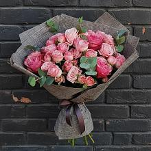 Букет розы в пальмах в Петушках Букет цветов из:  Розы в Петушках